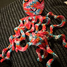 Mini crochet octopus . Crochet project by claremyatt - 02.05.2025