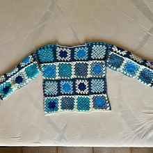 Kiotta’s granny sweater. Crochet, DIY, Fashion Design, Fiber Arts, and Textile Design project by kiotters - 02.07.2025