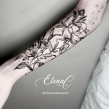 Tatuaje Floral. - Botánico Ein Projekt aus dem Bereich Digitale Zeichnung, Zeichnung und Tattoodesign von Elena Concepción Molina - 10.02.2025