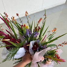 Floral Arrangement. Decoration, DIY, Floral, and Plant Design project by Ma. Jianina Carag - 02.12.2025