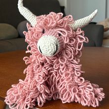 My First Crochet Soft Animal!. Projekt z dziedziny Amigurumi, Craft, Sz, dełkowanie,  Tkactwo, Wzornictwo tekst, liów i Projektowanie zabawek użytkownika Lynn Chen - 24.02.2025