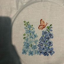 No me olvides. Bordado, Design floral e vegetal, Stor, e telling projeto de Farah - 24.02.2025