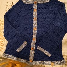 Cardigan blu mare. Crochet, Fashion Design, DIY, Fiber Arts, and Textile Design project by Veronica VERDUCI - 03.04.2025