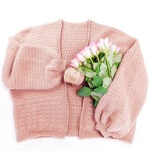 Mon projet de cours : concevoir et créer des vêtements romantique au crochet . Un progetto di Uncinetto, DIY, Fashion design, Fiber Art e Textile Design di Tania Villard - 05.03.2025