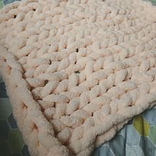 Manta tejida a mano . Accessor, Design, DIY, Fashion Design, Fiber Arts, and Knitting project by abg_gabrielagonzalez - 03.06.2025