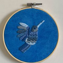 Colibri. Arts, Crafts, Embroider, Fiber Arts, and Textile Design project by van_hoorebeke_marie - 03.20.2025