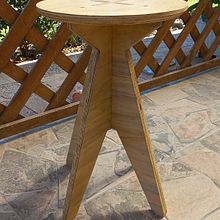 Taburete. Furniture Design, Making, Arts, Crafts, Woodworking, DIY & Interior Design project by rodrigo.gez1981 - 03.25.2025