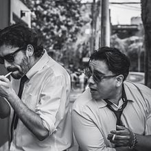 Unos cigarrillos en Miraflores. Photograph, Fine-Art Photograph, Portrait Photograph, Photographic Lighting & Interior Photograph project by Giovanni Zegarra Sabaducci - 03.26.2025