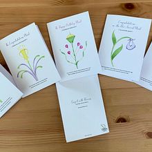 Floral-themed Greeting Cards Set. Traditional illustration, Drawing, and Fine Arts project by Neelam Madden - 03.30.2025