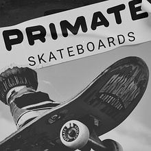 Branding • 𝗣𝗥𝗜𝗠𝗔𝗧𝗘 Skateboards. Een project van  Ontwerp, Grafisch ontwerp,  Br, ing en identiteit, Social media, Instagram, Logo-ontwerp, Informatieontwerp, Fotografische compositie, Collage, Fotomontage, Social media-ontwerp, Presentatieontwerp y  Naming van Dario Frisone - 01.04.2025