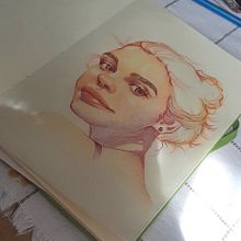 Proyecto final . Un progetto di Disegno con matite colorate, Disegno, Disegno di ritratti e Sketchbook di katia_cu - 03.04.2025