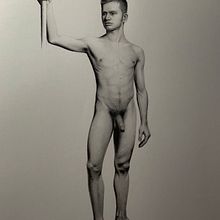 Drawing of Peter. Un proyecto de Bellas Artes, Bocetado, Dibujo, Dibujo a lápiz, Dibujo anatómico, Dibujo realista e Ilustración tradicional de David Viveiros - 08.04.2025