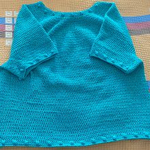 Blusa a crochet sin costura Agua marina. Projekt z dziedziny Projektowanie dodatków, Sz, dełkowanie, DIY, Projektowanie mod i  Tkactwo użytkownika Rosa Angélica Navarro Ayala - 09.04.2025