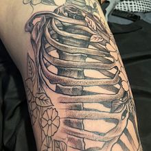 Tatuajes Botánicos con Técnica Fineline y Puntillismo de Arrastre. Een project van  Tatoeageontwerp, Traditionele illustratie y  Botanische illustratie van Andrés Galarza - 10.04.2025