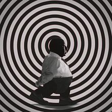 Animación en homenaje a Hitchcock. Un progetto di Motion graphics, Animazione, Cinema, video e TV, Collage, Postproduzione fotografica, Video editing e Postproduzione audiovisiva di Luis Caldas - 14.04.2025