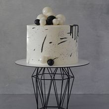 Black and white cake.. DIY, and Design project by cakencakes - 04.17.2025