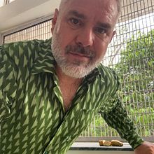 Green Shirt. Sewing, Fashion Design, and DIY project by Felipe Fernandes - 04.17.2025
