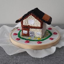 Casa de la abuela. Un projet de Artisanat, Broderie , et Art textile de Tatiana Santiago - 18.04.2025