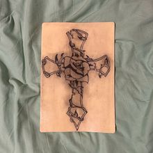 cruz. Tattoo Design project by Gustavo Vargas - 04.22.2025