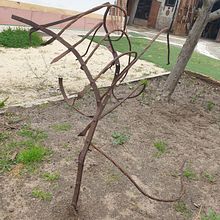 Artes aplicadas: Chillido, la peineta al aire (Escultura encontrada). Sculpture project by Sonia de Viana - 04.22.2025
