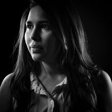 Luces, reflectores, flashes, fondo y acción . Digital Photograph, Photographic Lighting, Photograph, Portrait Photograph, and Studio Photograph project by Rainiel Estevez - 04.24.2025