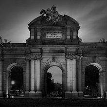 Técnicas de postproducción fotografía arquitectónica . Fotografie, Arhitectură, Retușarea fotografiilor, Fotografie digitală, Fotografie de artă plastică, Fotografie în aer liber și Fotografie arhitecturală de Óscar Fernández Sánchez - 04.24.2025