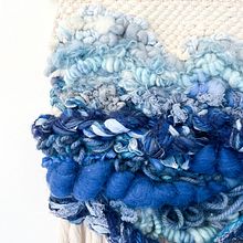 Proximity to the Sea. Un proyecto de Diseño textil, Telar, Tejido y Artesanía de amanda flourie - 28.04.2025