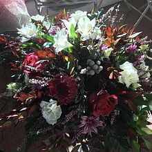 A colorful composition . Decoration, DIY, Floral, and Plant Design project by Fabrizio Di Vincenzi - 04.29.2025