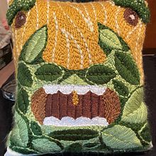 Tree Man. Un progetto di Ricamo, Interior Design, Punch needle e Textile Design di Indigo Mo - 02.05.2025