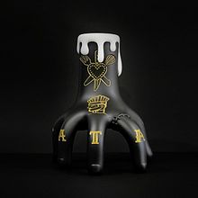 THE TATAU THING. Een project van Digitale illustratie, 3D,  3D-modellering,  3D-ontwerp, Productontwerp, Vectorillustratie, Productfotografie y Packaging van i g l o o - 02.05.2025