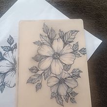 Puntillismo botánico . Tattoo Design, Traditional illustration, and Botanical Illustration project by Jessica Fernández Sánchez - 05.02.2025