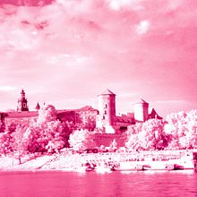 Wawel Castle, krakow. Architectural Photograph, Color Theor, Outdoor Photograph, Photograph, Post-production, Photograph, Fine-Art Photograph, and Photographic Lighting project by Amanda Ferreira da Silva - 05.04.2025