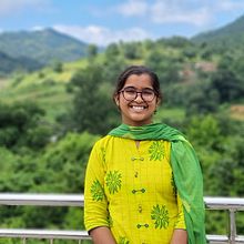 character sketching. Een project van Ontwerp van personages,  Tekening, Anatomisch tekenen y Traditionele illustratie van harshita raghupatruni - 12.05.2025