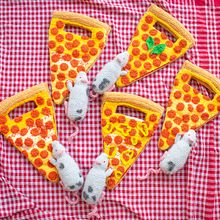 Pizza Rat Crochet Bag. Crochet project by Aynsley Grealis - 05.13.2025