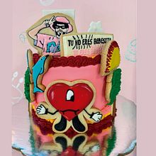 Pastel Bad Bunny . Cookie Decorating project by Jorge Ruiz Ramírez - 05.20.2025
