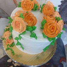 Flores de crema de mantequilla en mi caso merengue Italiano . Design, DIY, Cake Decorating, and Cake Design project by pikkolocake - 05.21.2025