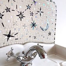 Celestial Sagittarius Bathroom Splashback. Projekt z dziedziny Craft, Projektowanie wnętrz, Dekoracja wnętrz i Ceramika użytkownika Amy Exton - 05.06.2025