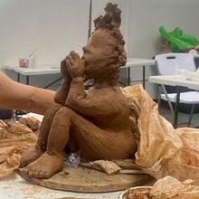 Mi niña meditando . Projekt z dziedziny  Sztuki piękne, Concept art i Rzeźba użytkownika Arlyne Heilbron-Ortiz - 08.06.2025