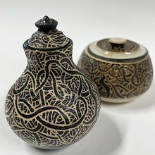 Sketching to scratching - sgraffito jars. Projekt z dziedziny Craft,  Sztuki piękne, 3D i Ceramika użytkownika Jessica Stadtmueller - 09.06.2025