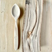 Spoon made out of pear wood. Projekt z dziedziny Craft użytkownika isabel - 09.06.2025