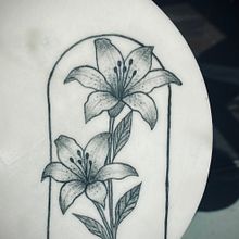 Lírios enquadrado. Tattoo Design project by laissmatos - 06.17.2025