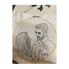 Miradas bordadas, mi primere retrato en hilo. Embroider, and Textile Design project by Elena Antón Borja - 06.19.2025