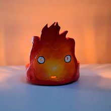 Calcifer Porta-Velas. Un progetto di Ceramica, Pittura acrilica e Artigianato di Laryssa Ferreira - 19.06.2025