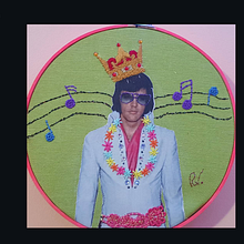 The King, su majestad Elvis . Collage, DIY, Printing, Photograph, Paper Craft, and Textile Design project by Rotka Pau - 06.21.2025