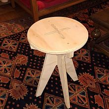 Taburete . Furniture Design, Making, Arts, Crafts, Woodworking, DIY & Interior Design project by Fernando R-E. P. - 06.23.2025