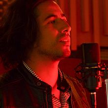 Cantante, locutor y productor musical.. Music Production, and Communication project by Saul Correa - 06.24.2025