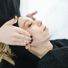 skin rejuvenation with Fusion Meso. Un progetto di Graphic design di estellavargo1 - 26.06.2025