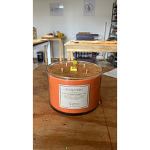 velas con propósito. Un proyecto de DIY, Diseño de interiores y Diseño de producto de Zulma Gonzalez - 28.06.2025