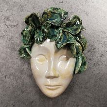 Leafy crown. Un proyecto de Artesanía y DIY de ashi_ceramic - 28.06.2025