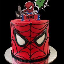 Pastel de cumpleaños . Cake Decorating, Cake Design, Cake toppers, and Cupcakes project by Victoria Vargas - 06.30.2025